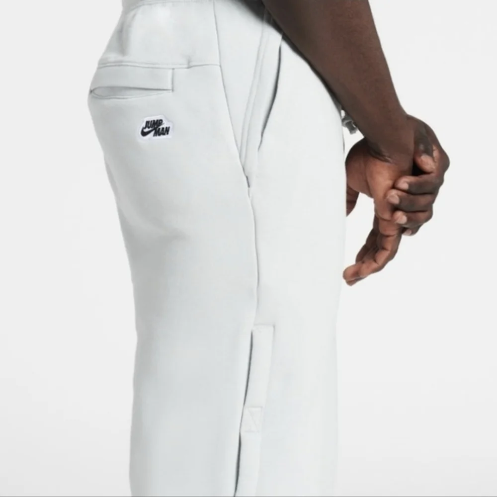 Nike Air Jordan Jumpman Fleece Jogger Pants | Men’s | White / Light Grey LRG